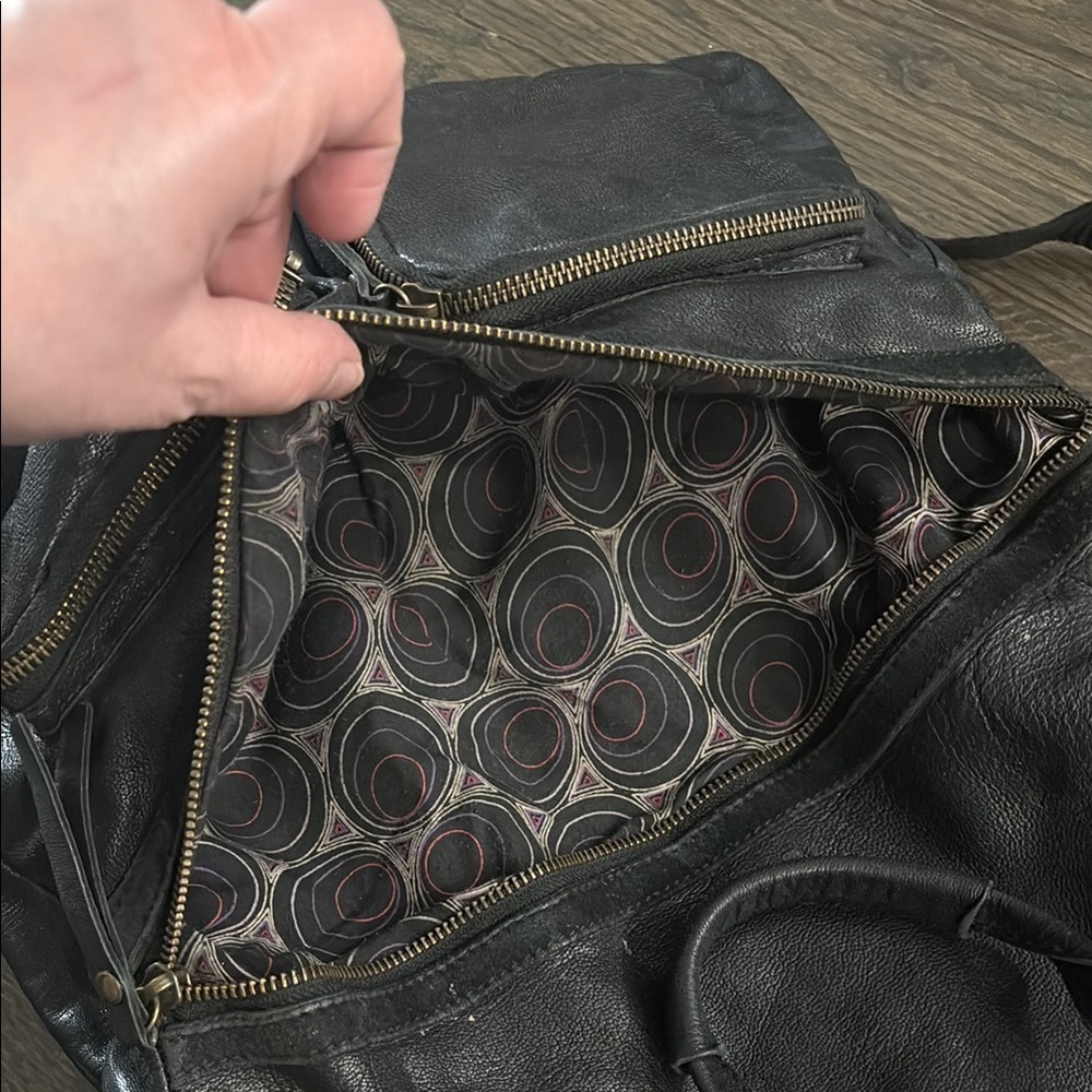 Latico RARE Medium Leather with suede trimmings Elegant Black Leather Tote Bag - Picture 4 of 12